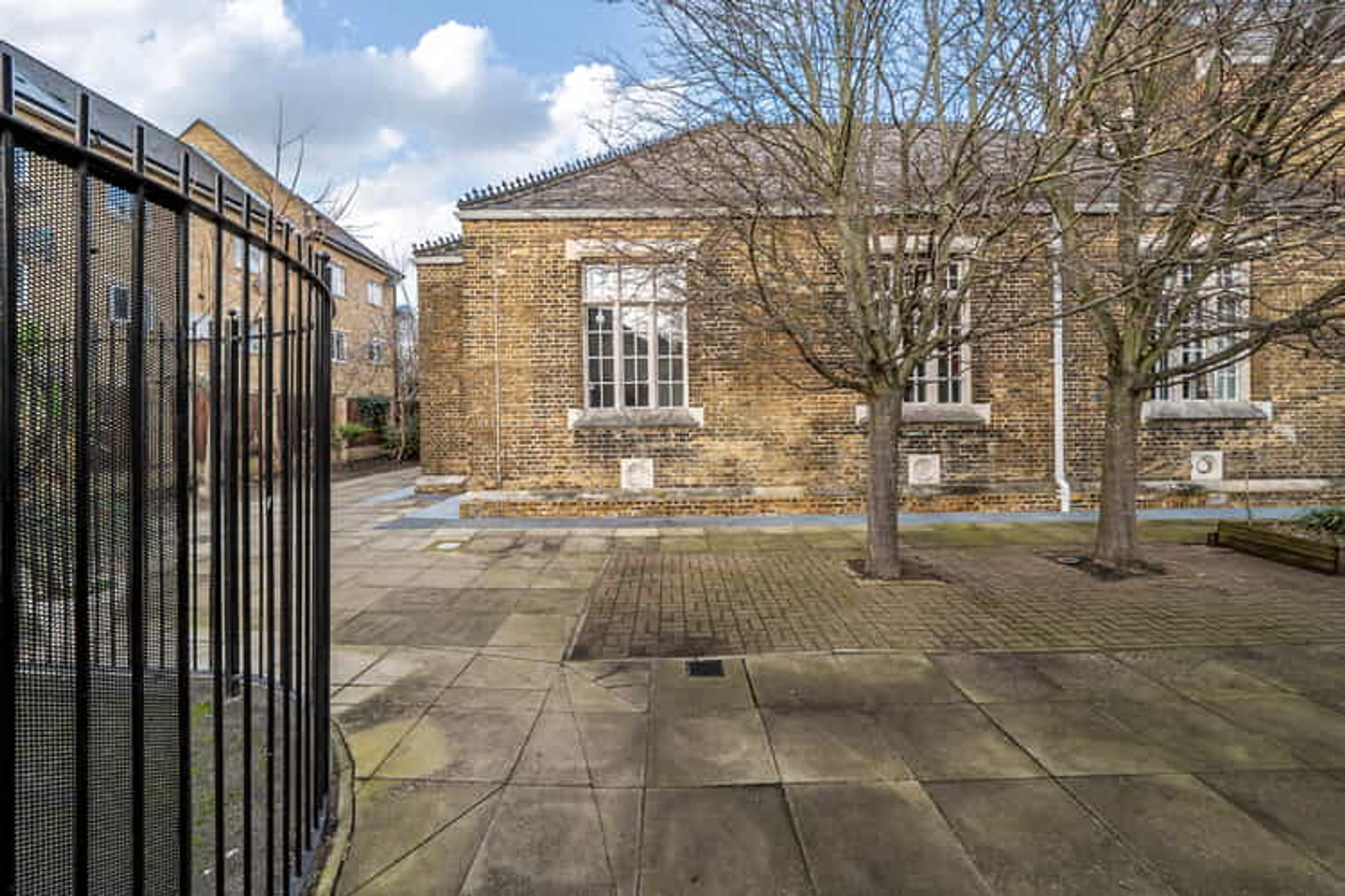 Property photo 15 of 20 for Old School Court, Drapers Road