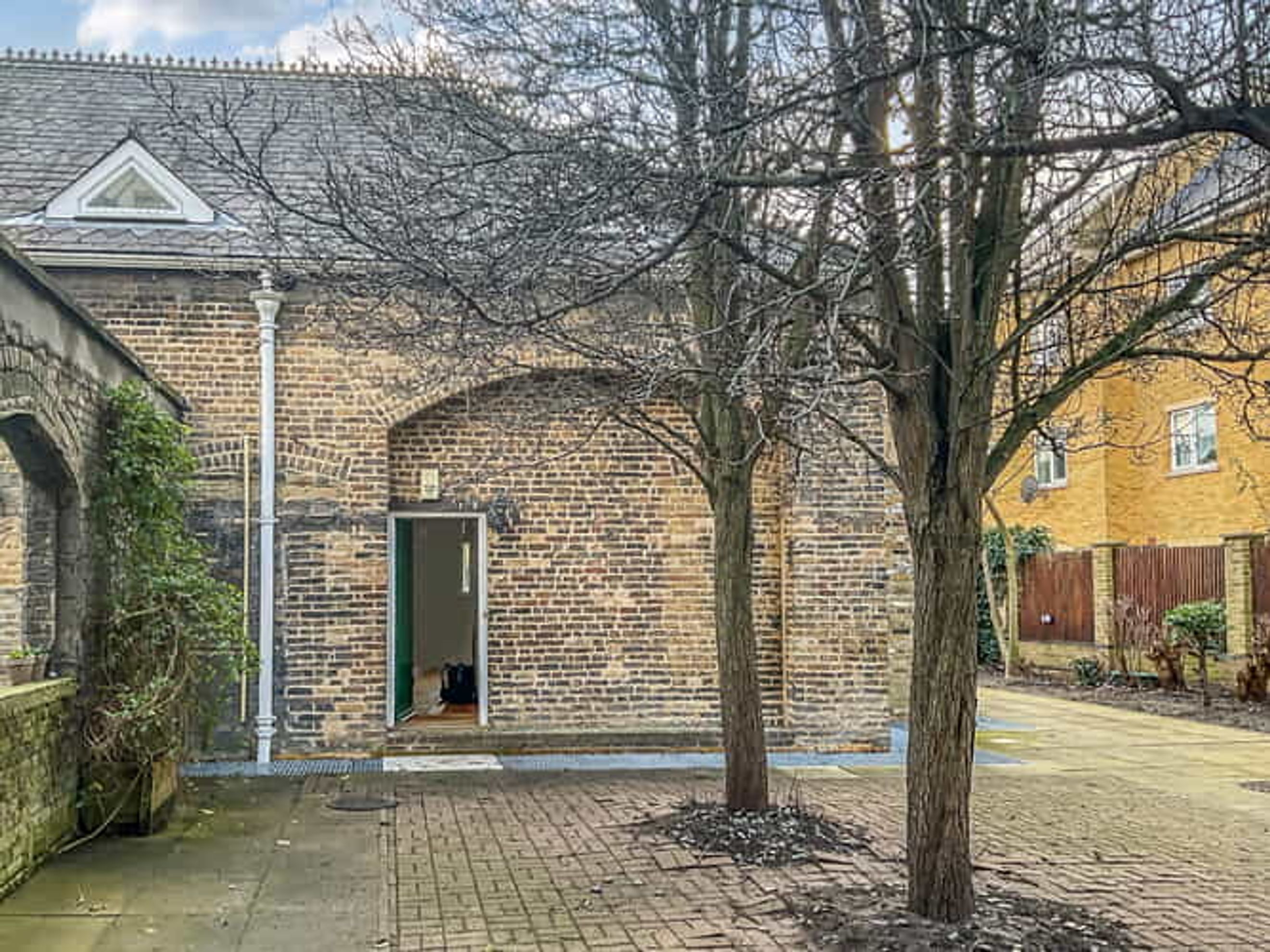 Property photo 14 of 20 for Old School Court, Drapers Road