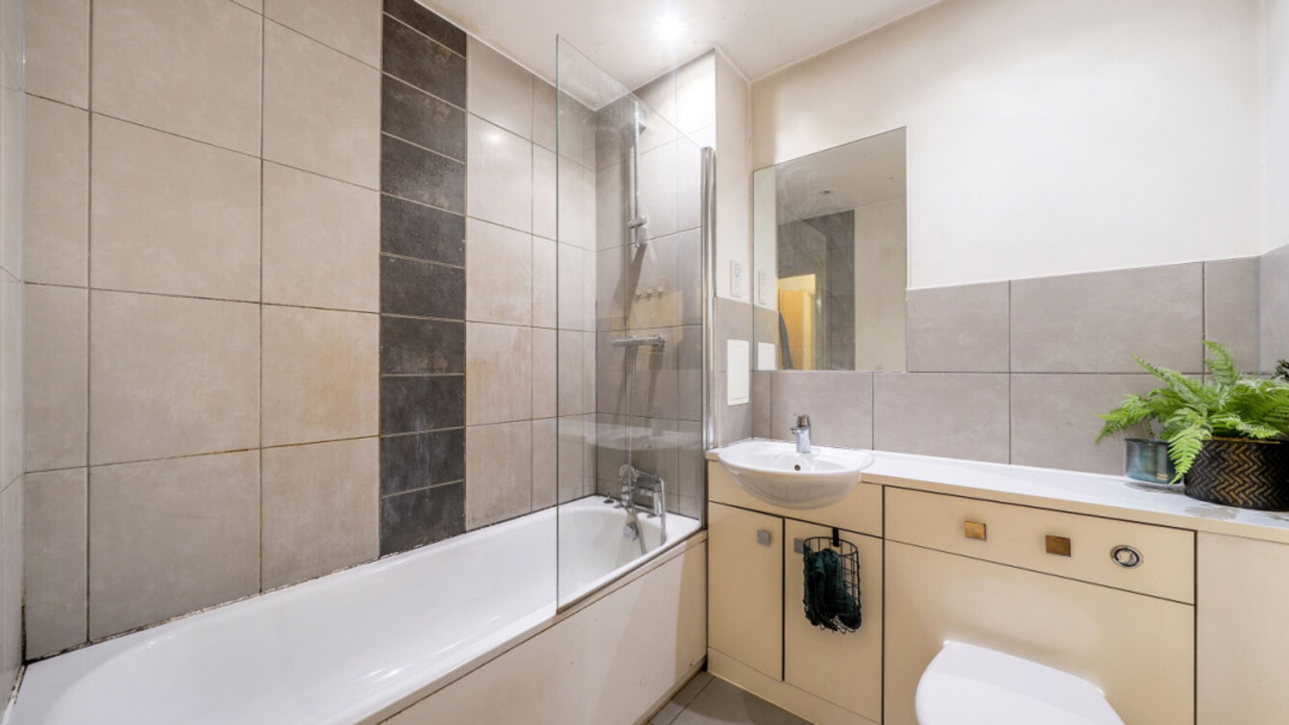 Property photo 11 of 32 for Carroll Court,  