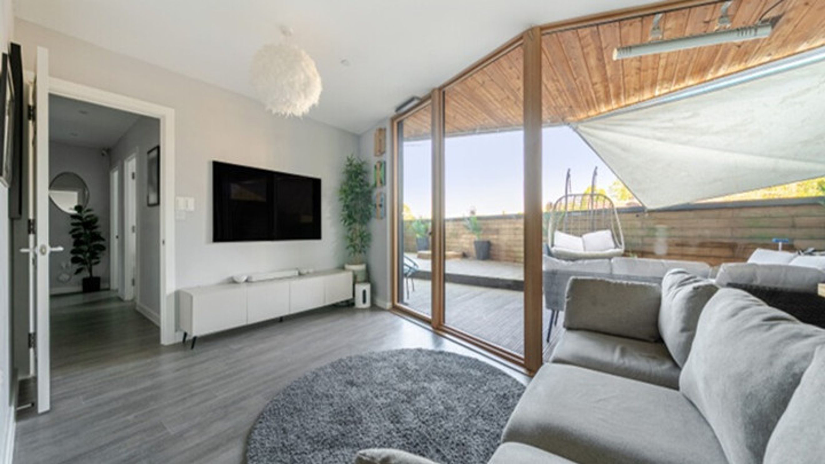 Property photo 3 of 17 for Varney Court, 10 St Mark's Square, Bromley, Kent - Ref DO2605111350,  