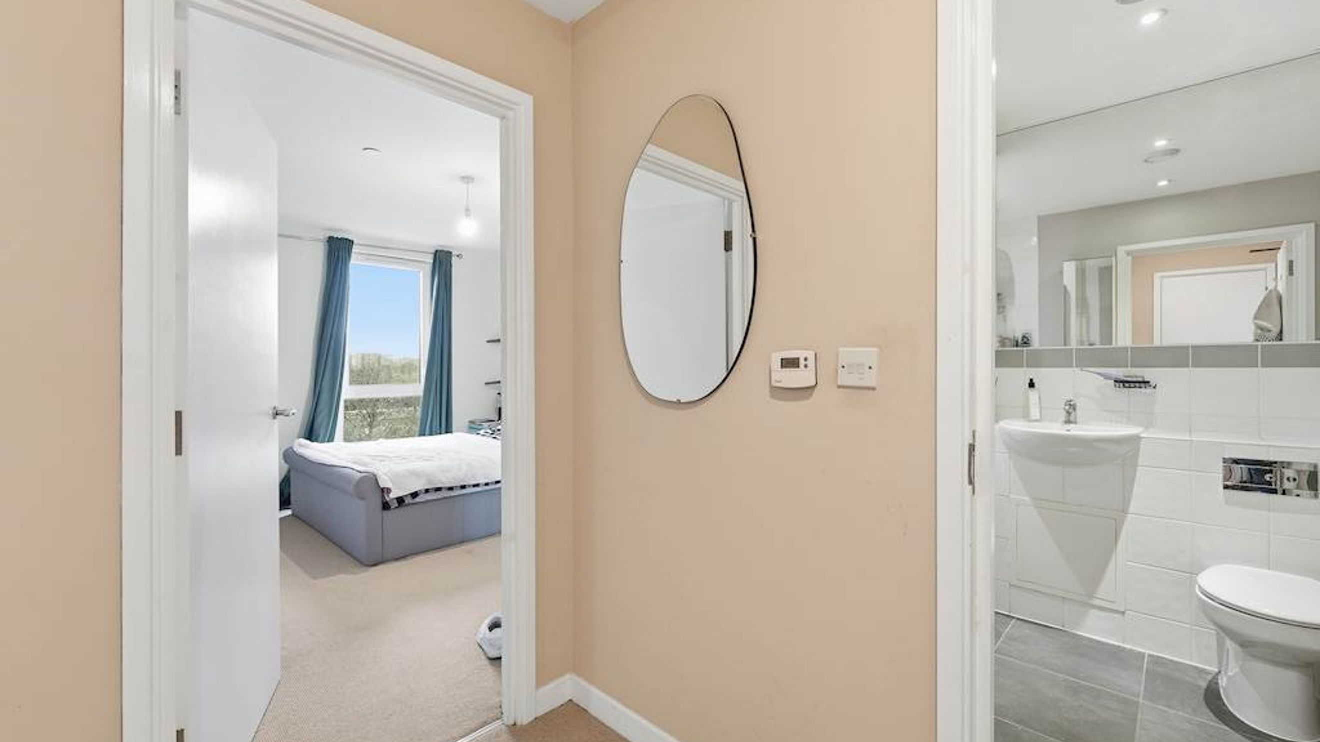 Property photo 6 of 19 for London, London,  