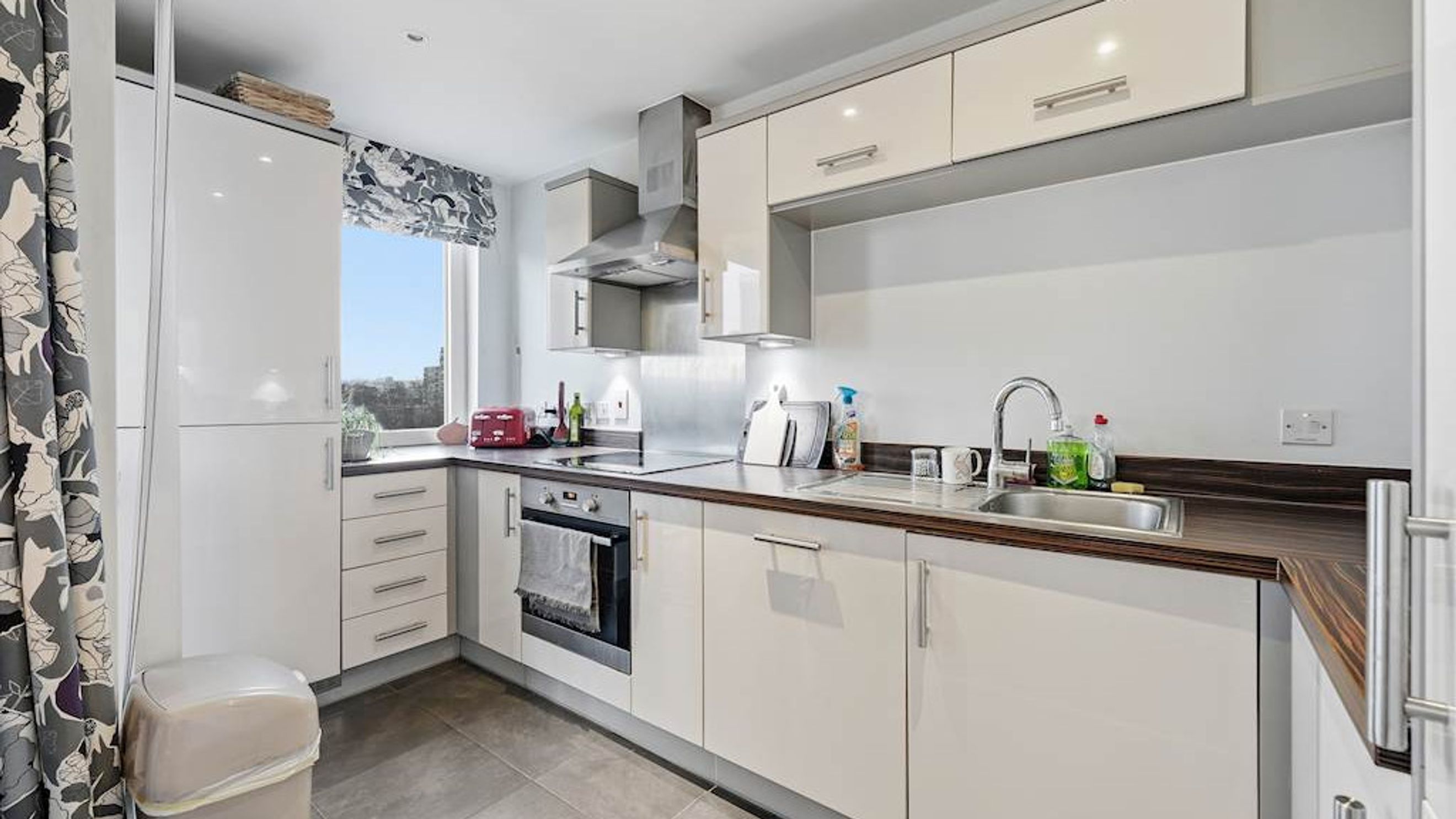Property photo 5 of 19 for London, London,  