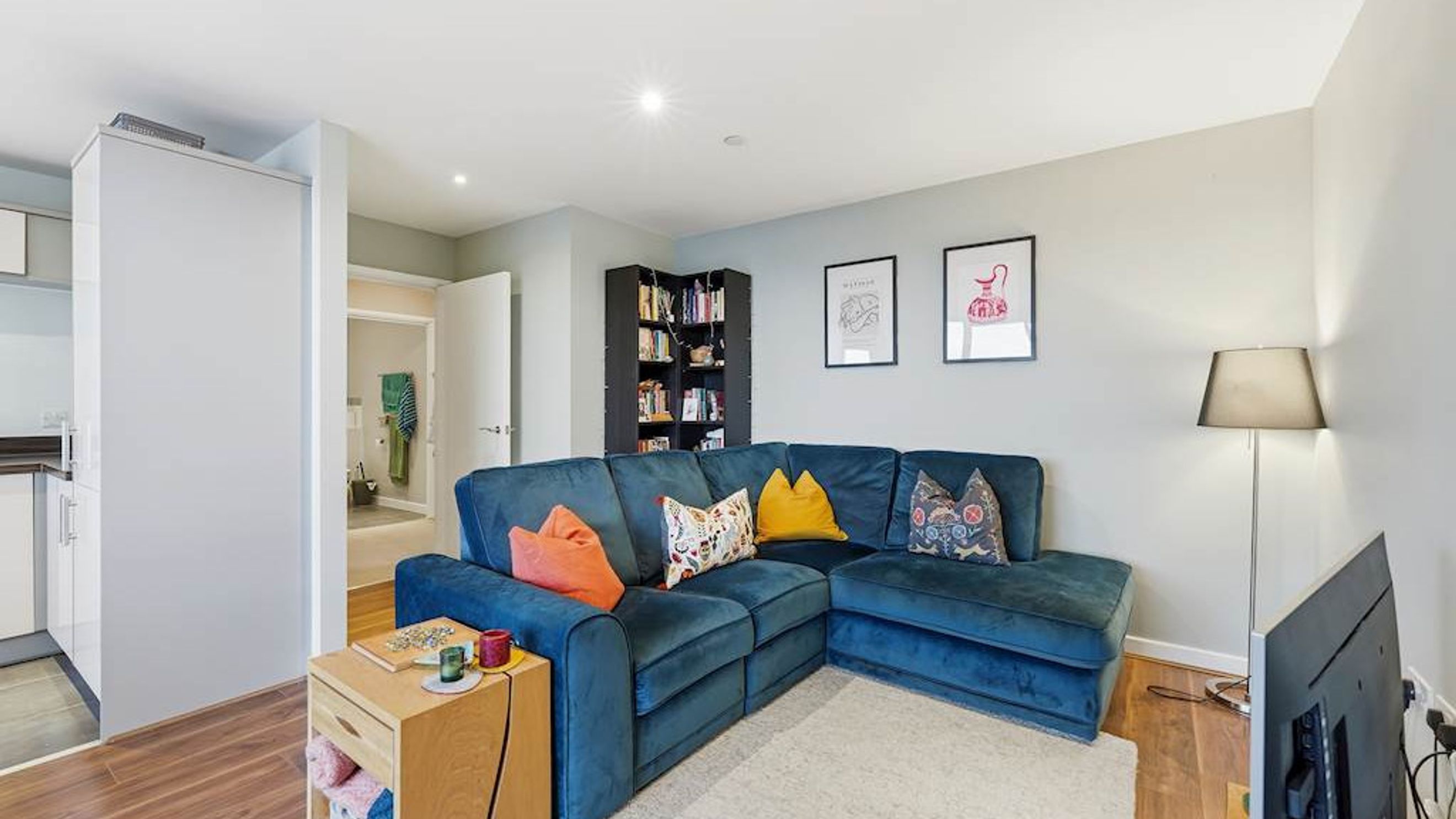 Property photo 3 of 19 for London, London,  