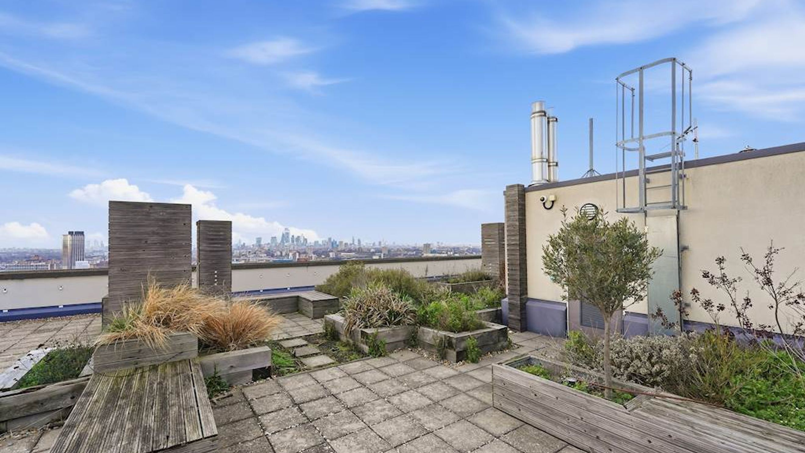Property photo 12 of 19 for London, London,  