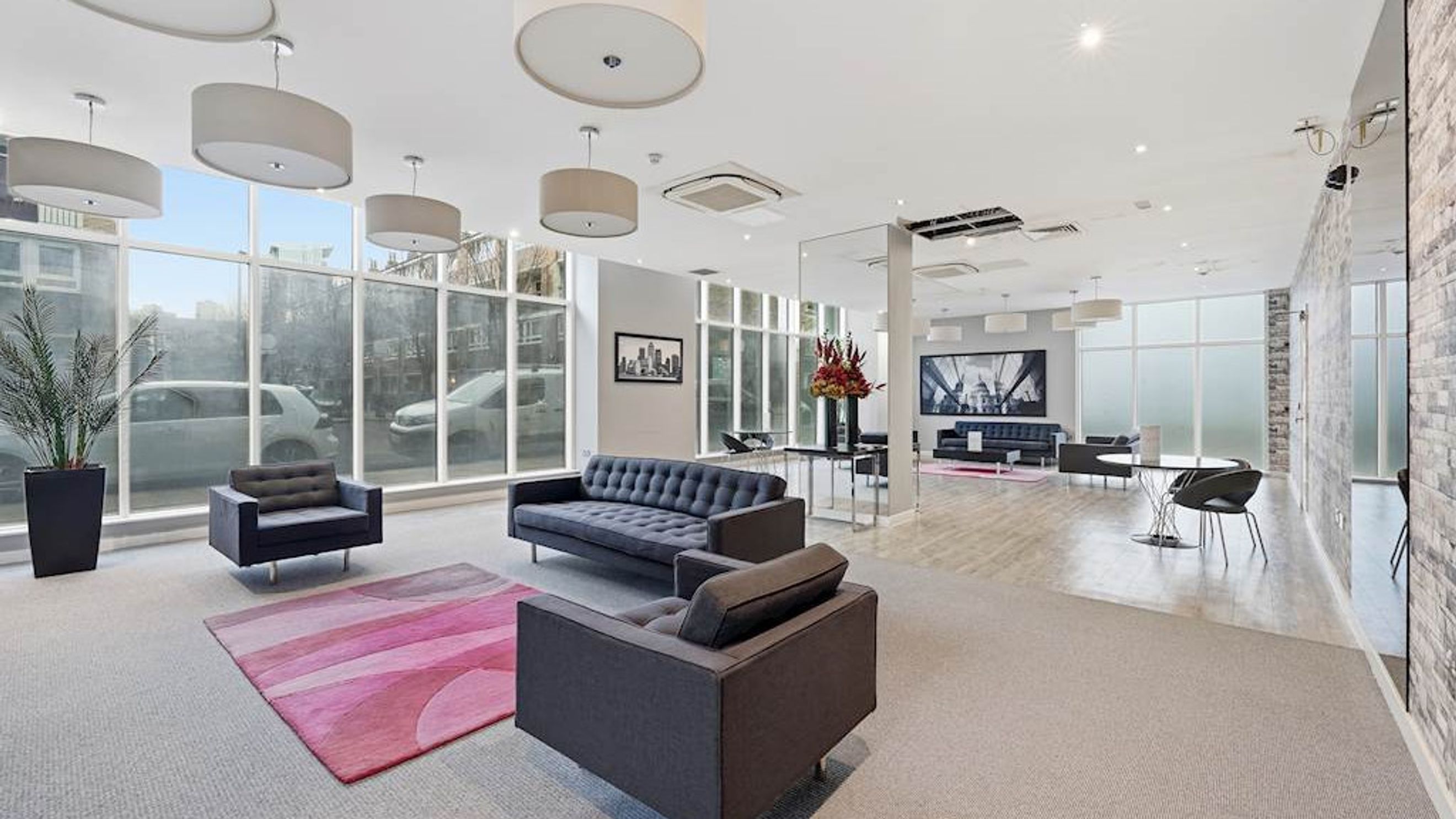 Property photo 16 of 19 for London, London,  