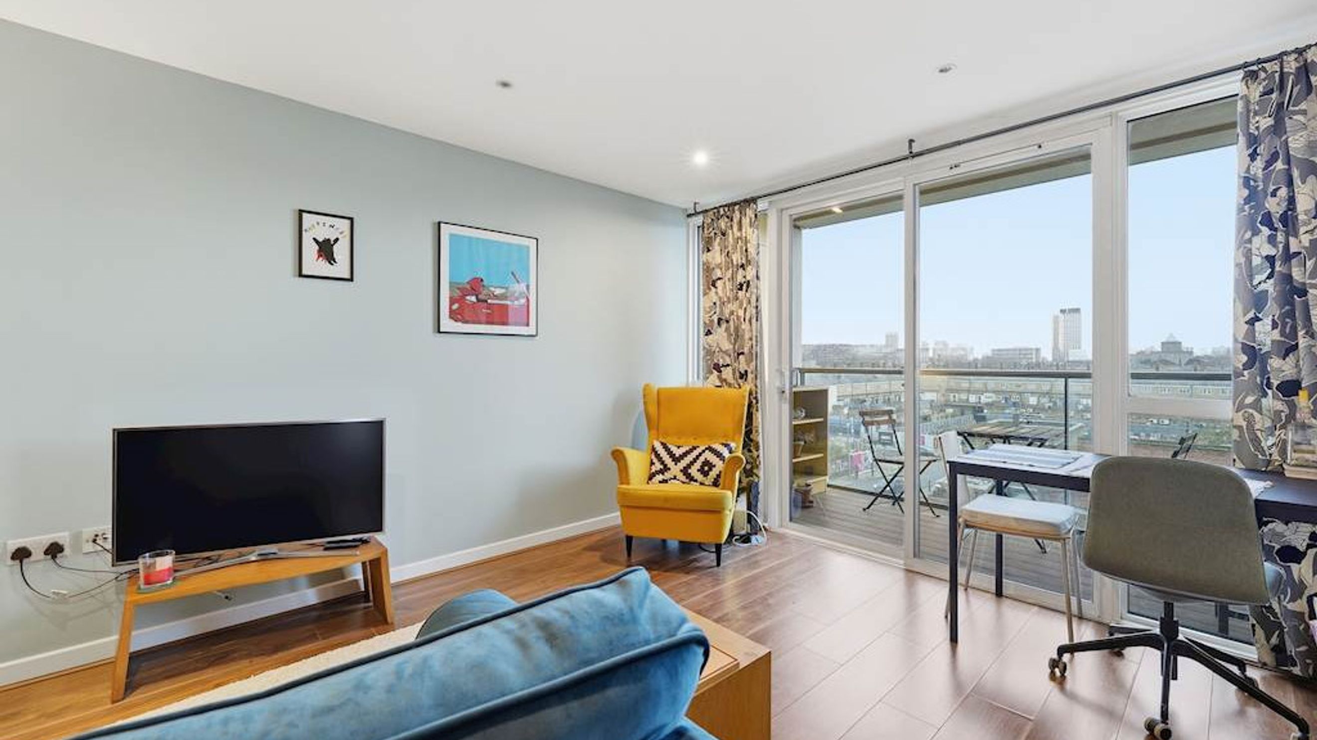 Property photo 1 of 19 for London, London,  
