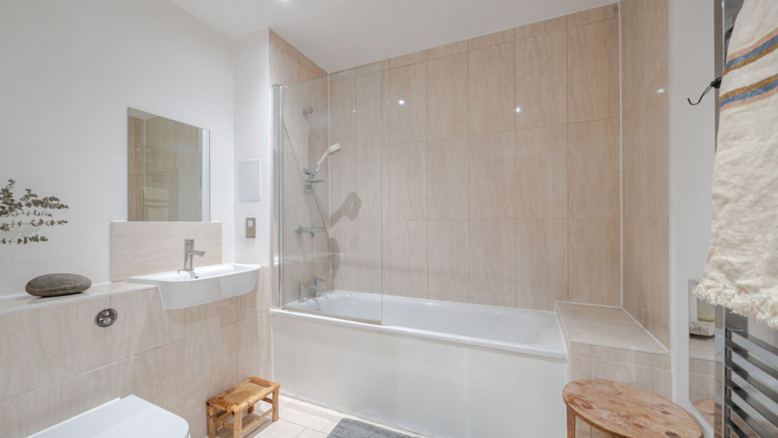 Property photo 19 of 46 for Lace House,  