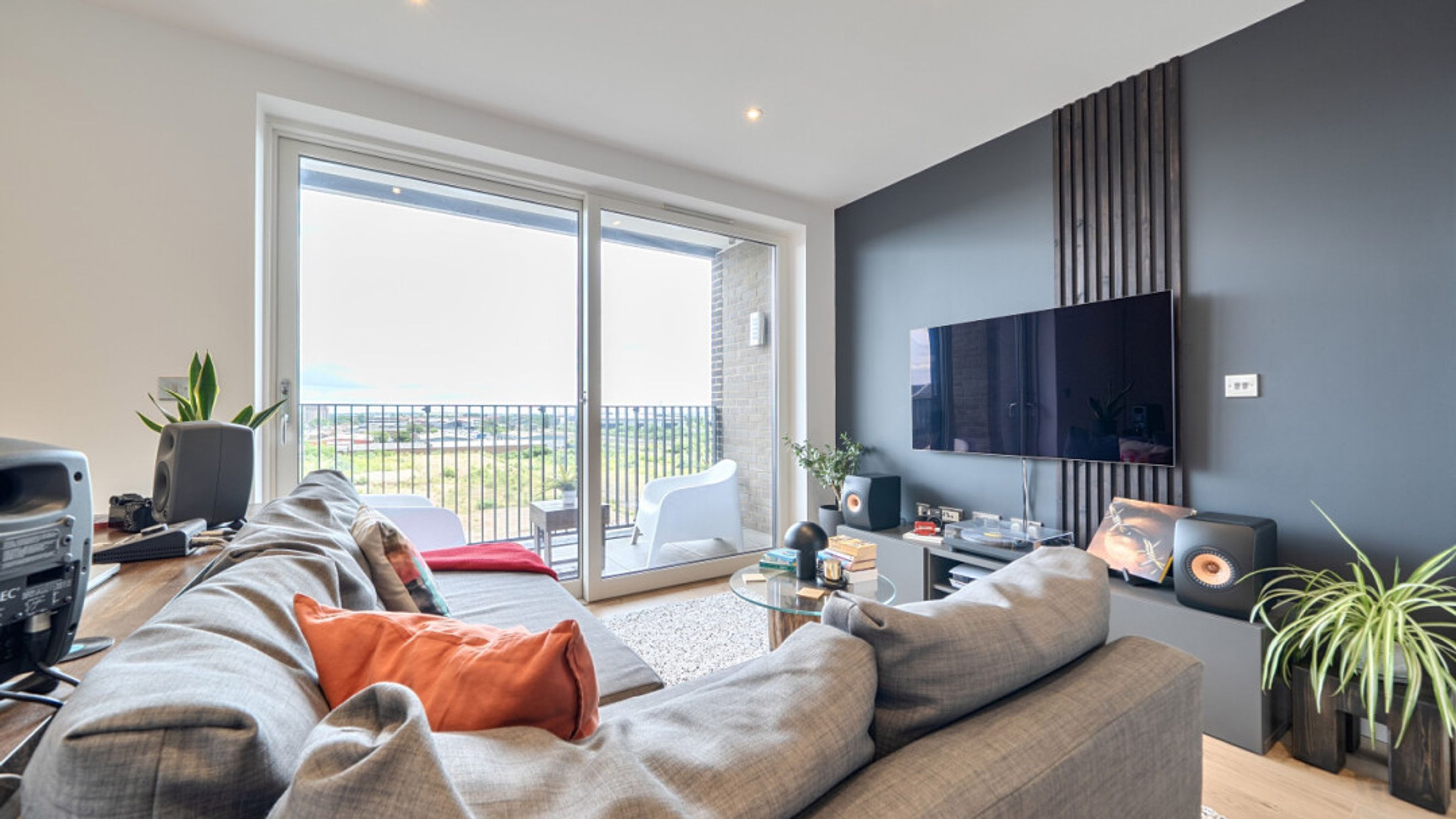 Property photo 38 of 56 for Crestline House, 6 Halewood Way, Rainham,  