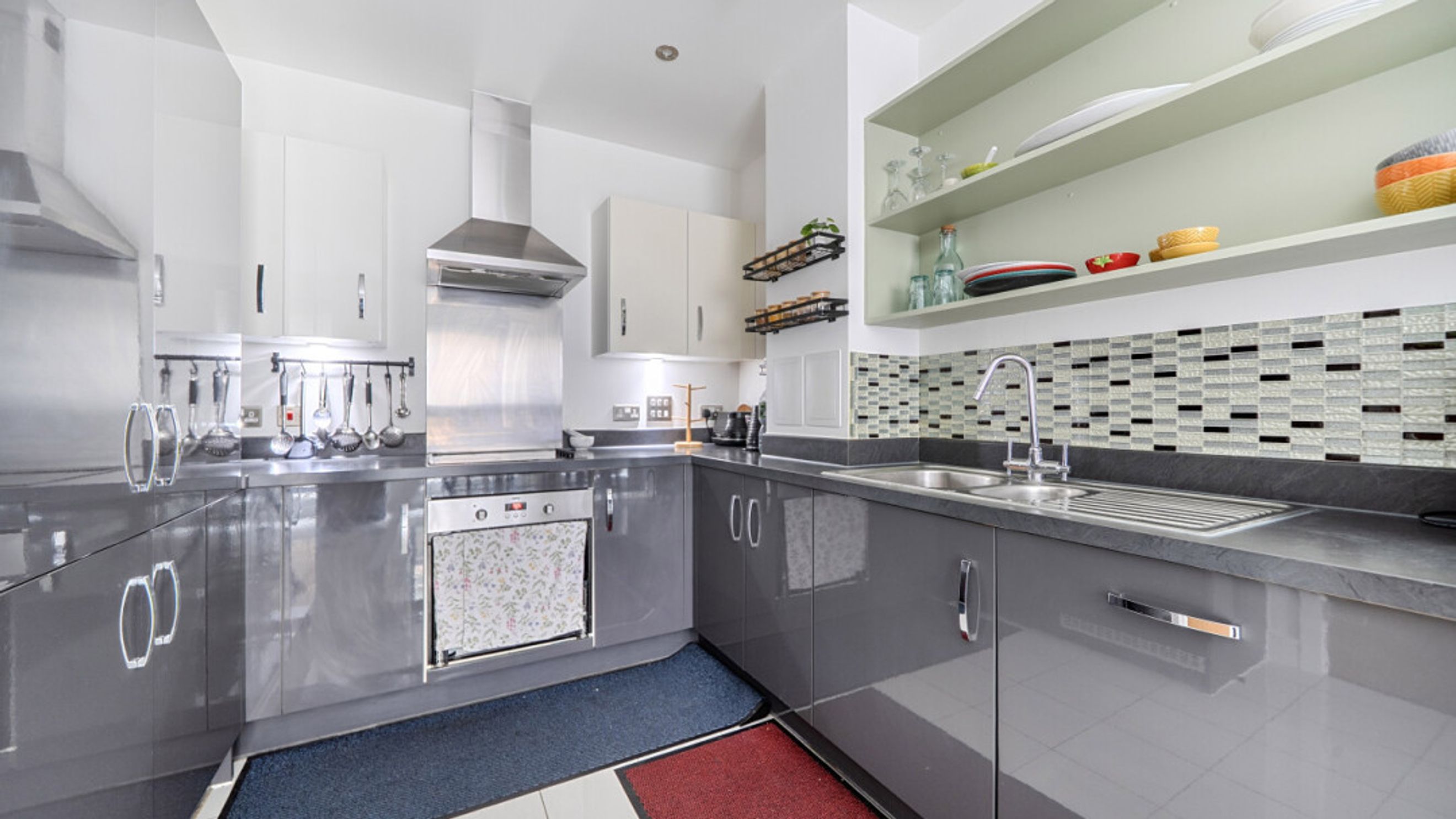 Property photo 4 of 38 for Parade Gardens, Walthamstow,  