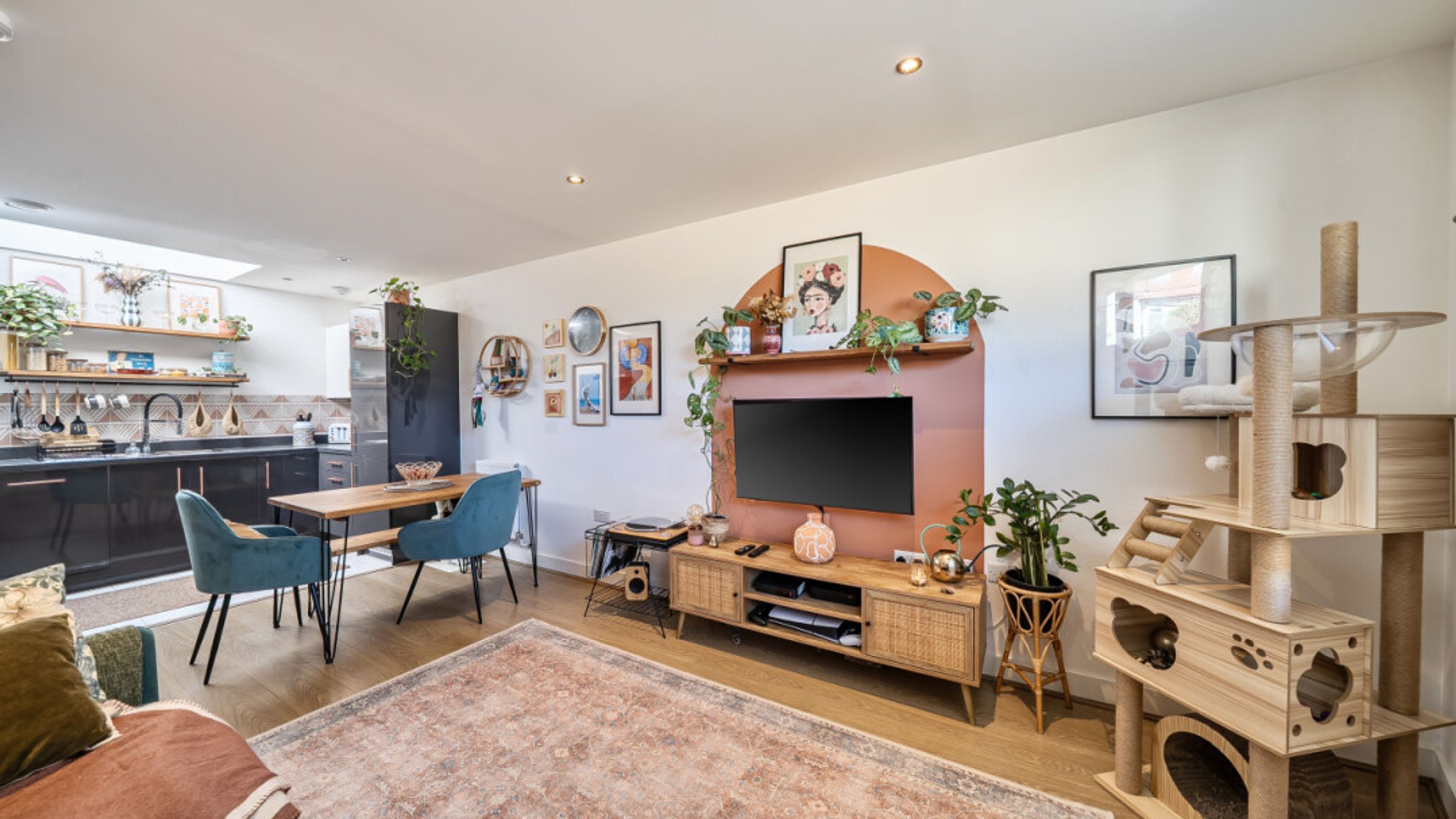 Property photo 4 of 36 for Parade Gardens, Chingford,  