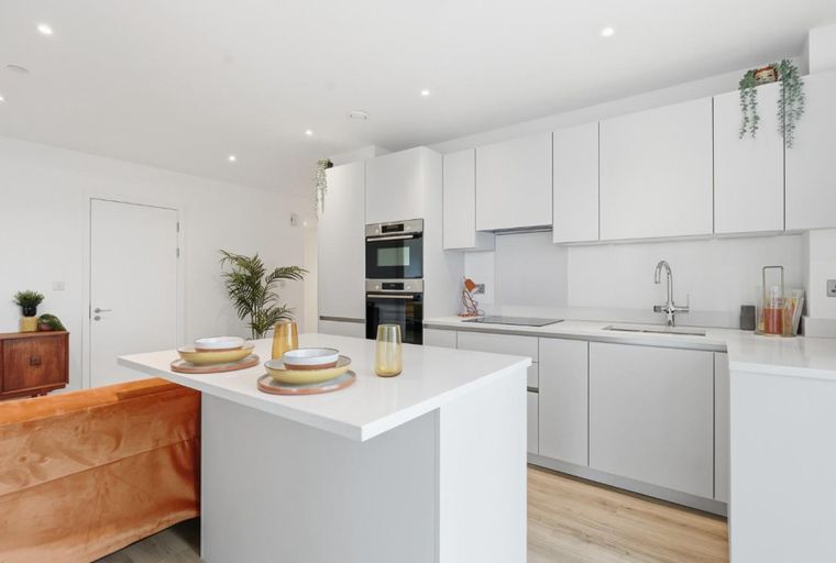 Property photo 1 of 16 for 6 Witan Street