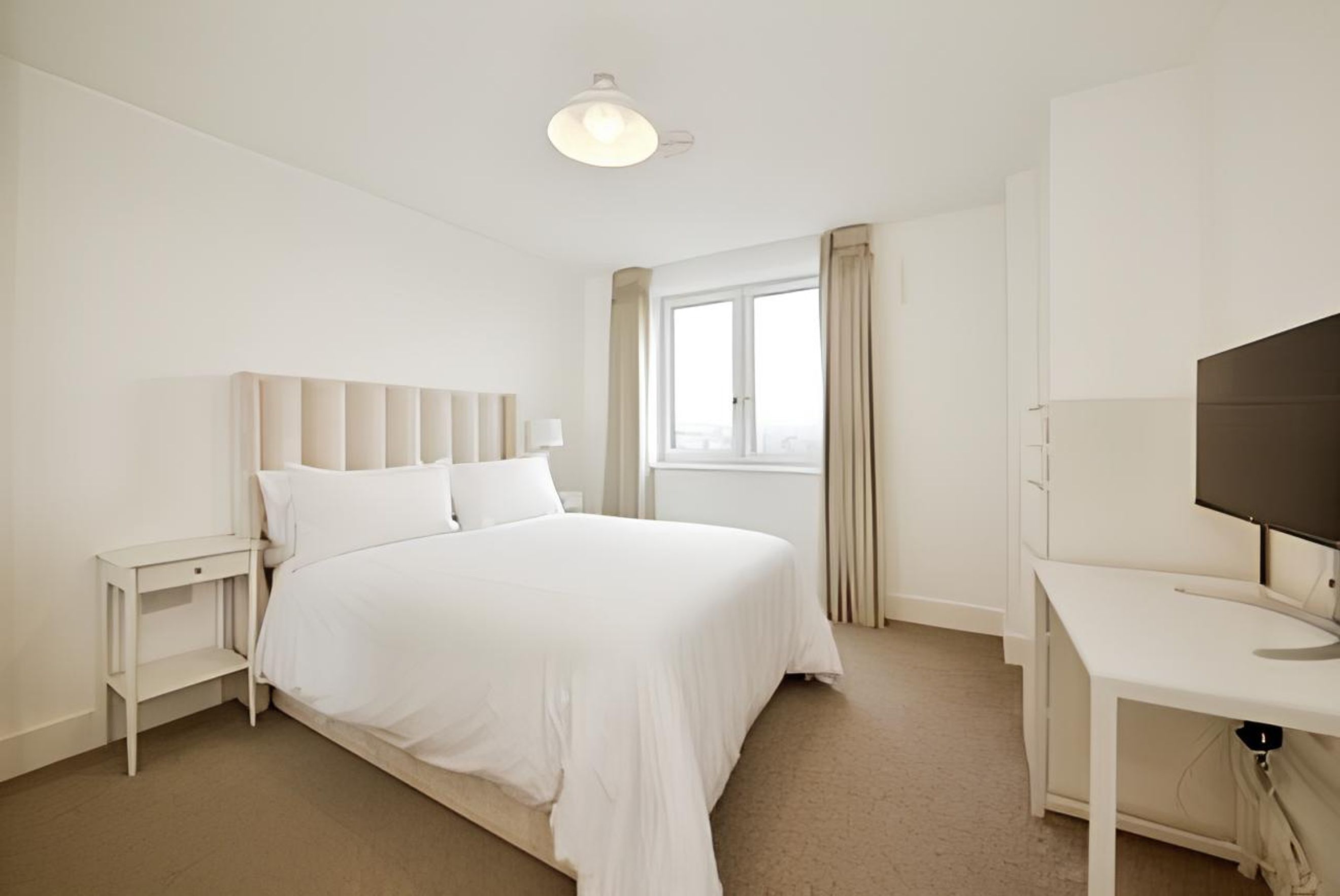 Property photo 6 of 11 for Callier House, Burnt Oak Broadway