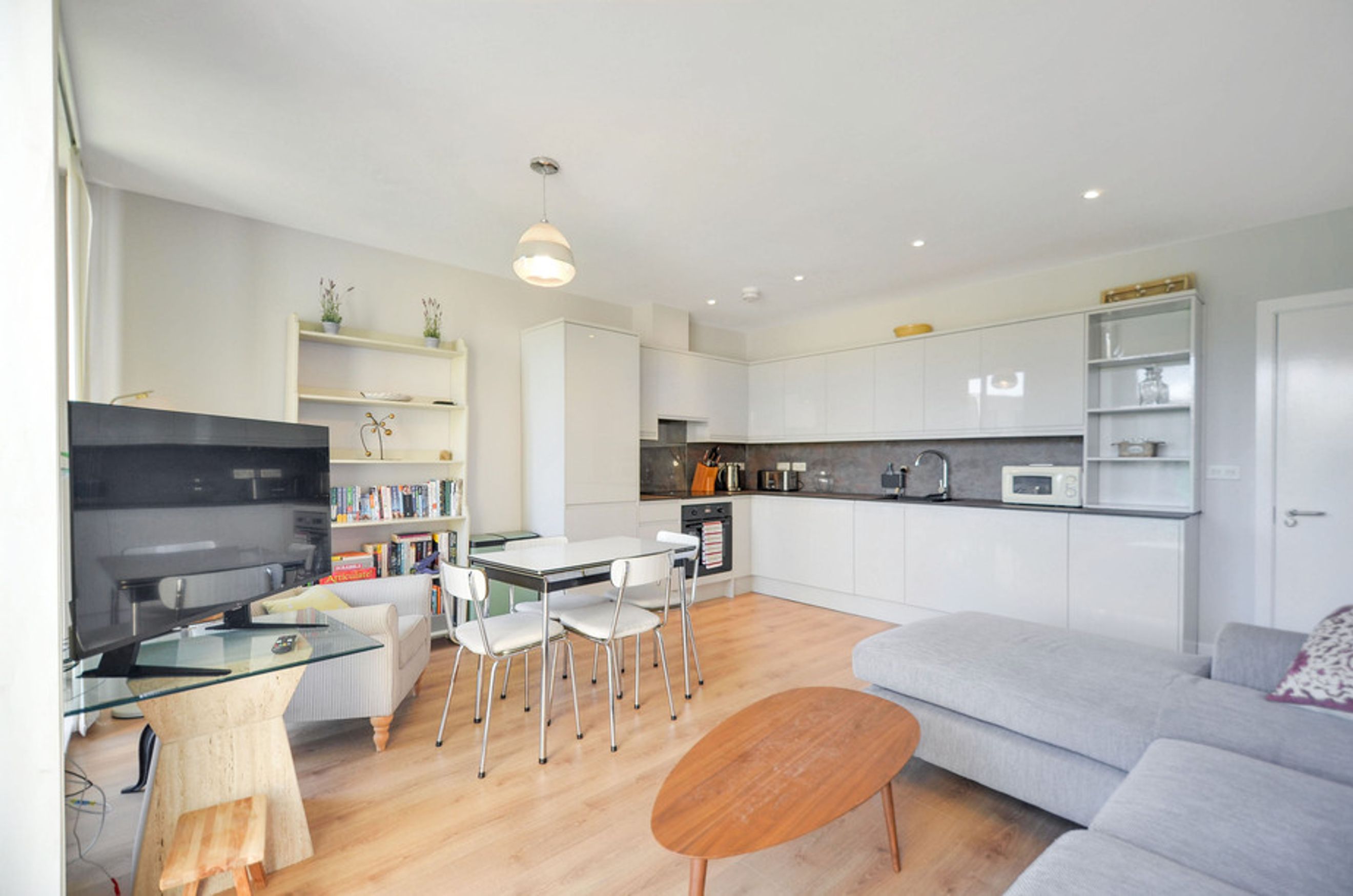 Property photo 2 of 23 for Alestan House, Freston Road