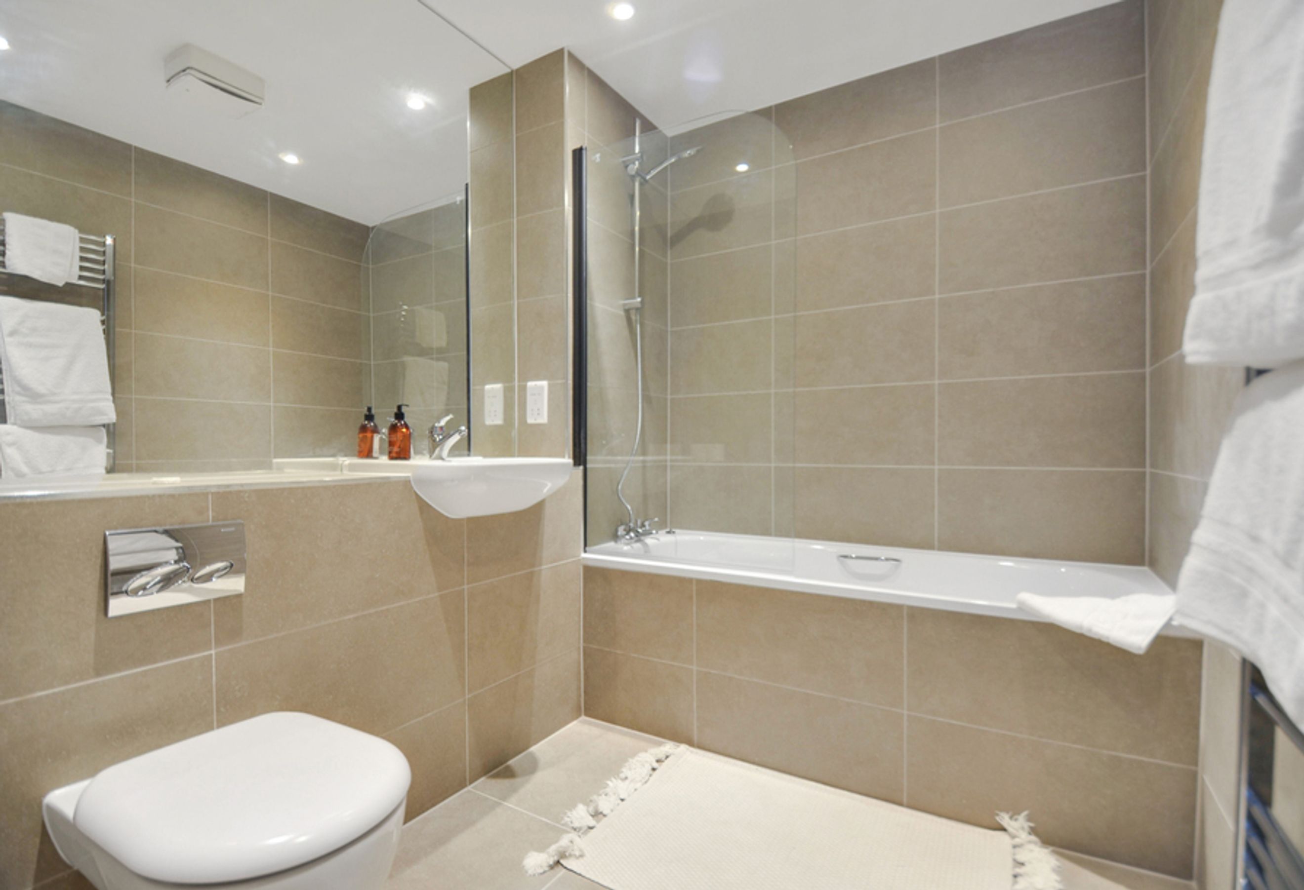 Property photo 14 of 23 for Alestan House, Freston Road