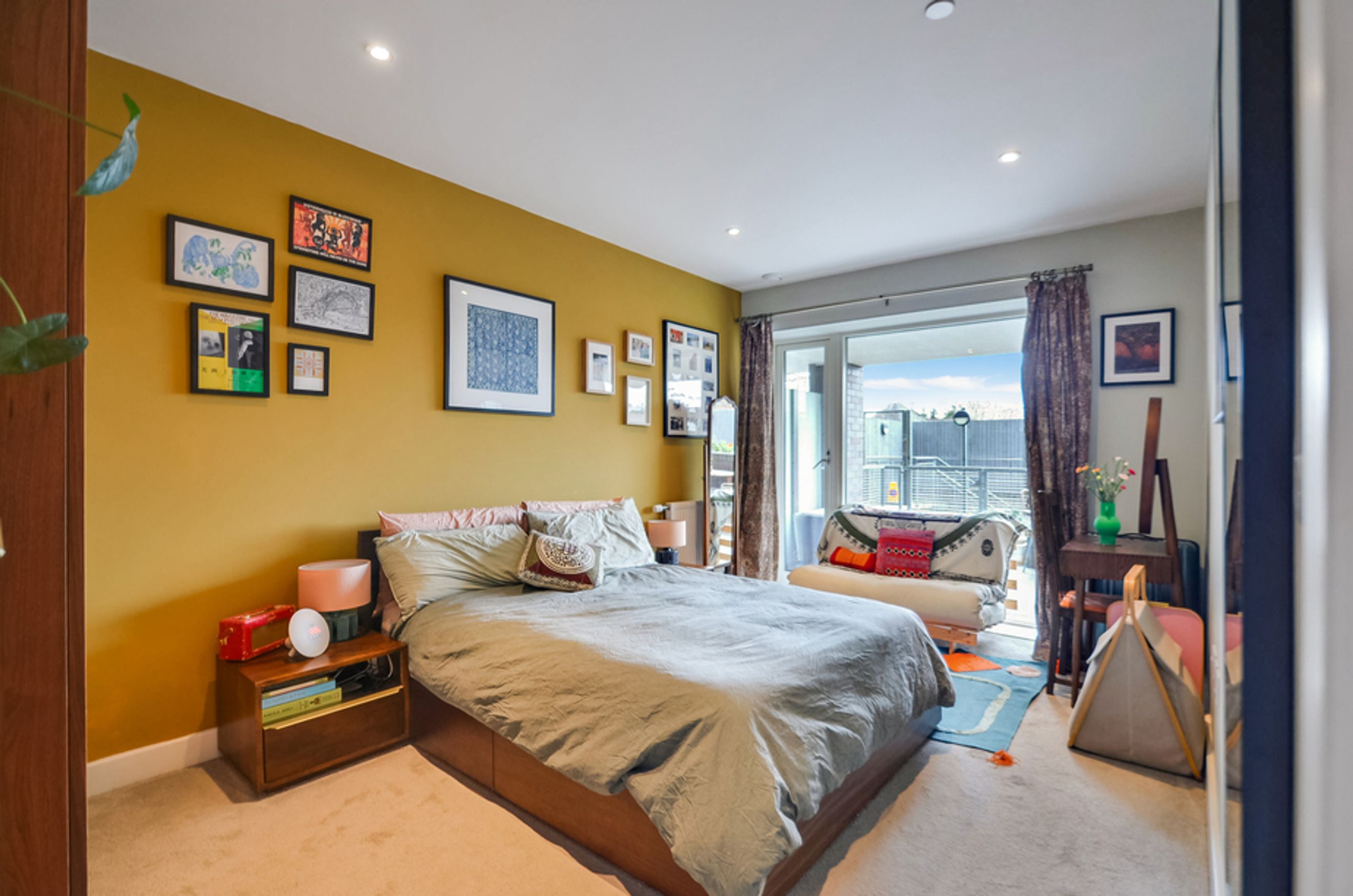 Property photo 9 of 25 for Squire house, 290 Camberwell Road