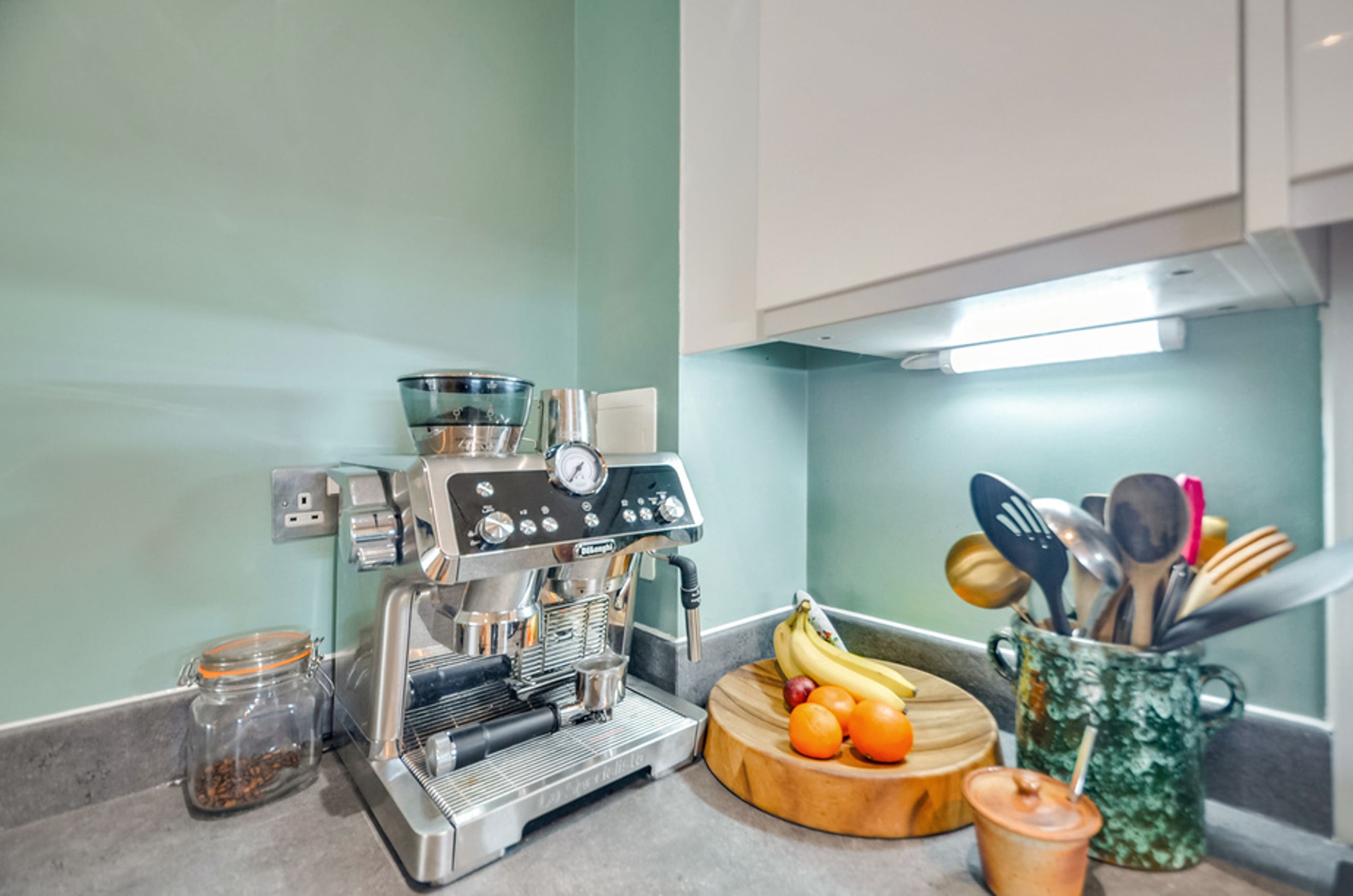 Property photo 6 of 25 for Squire house, 290 Camberwell Road