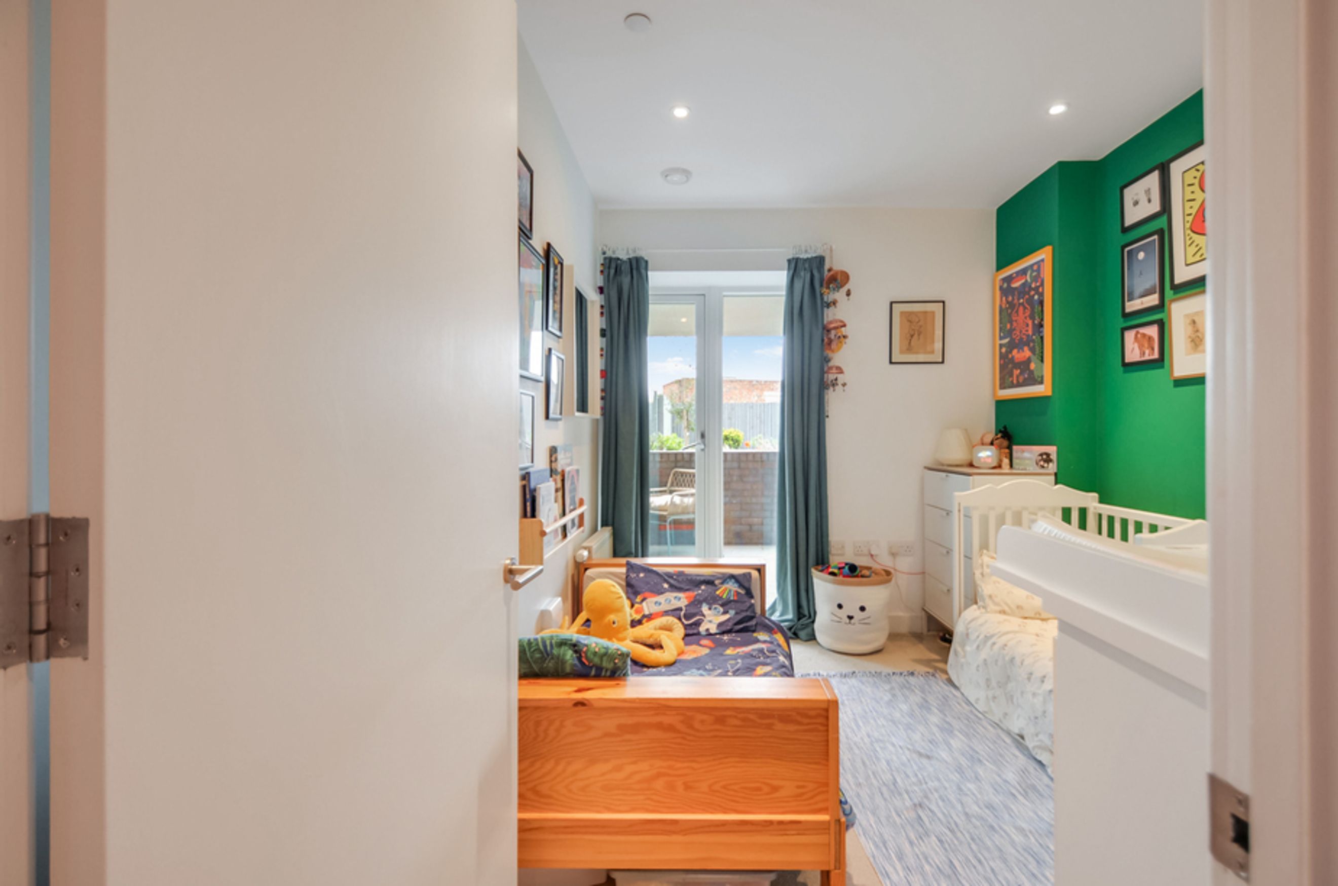 Property photo 13 of 25 for Squire house, 290 Camberwell Road