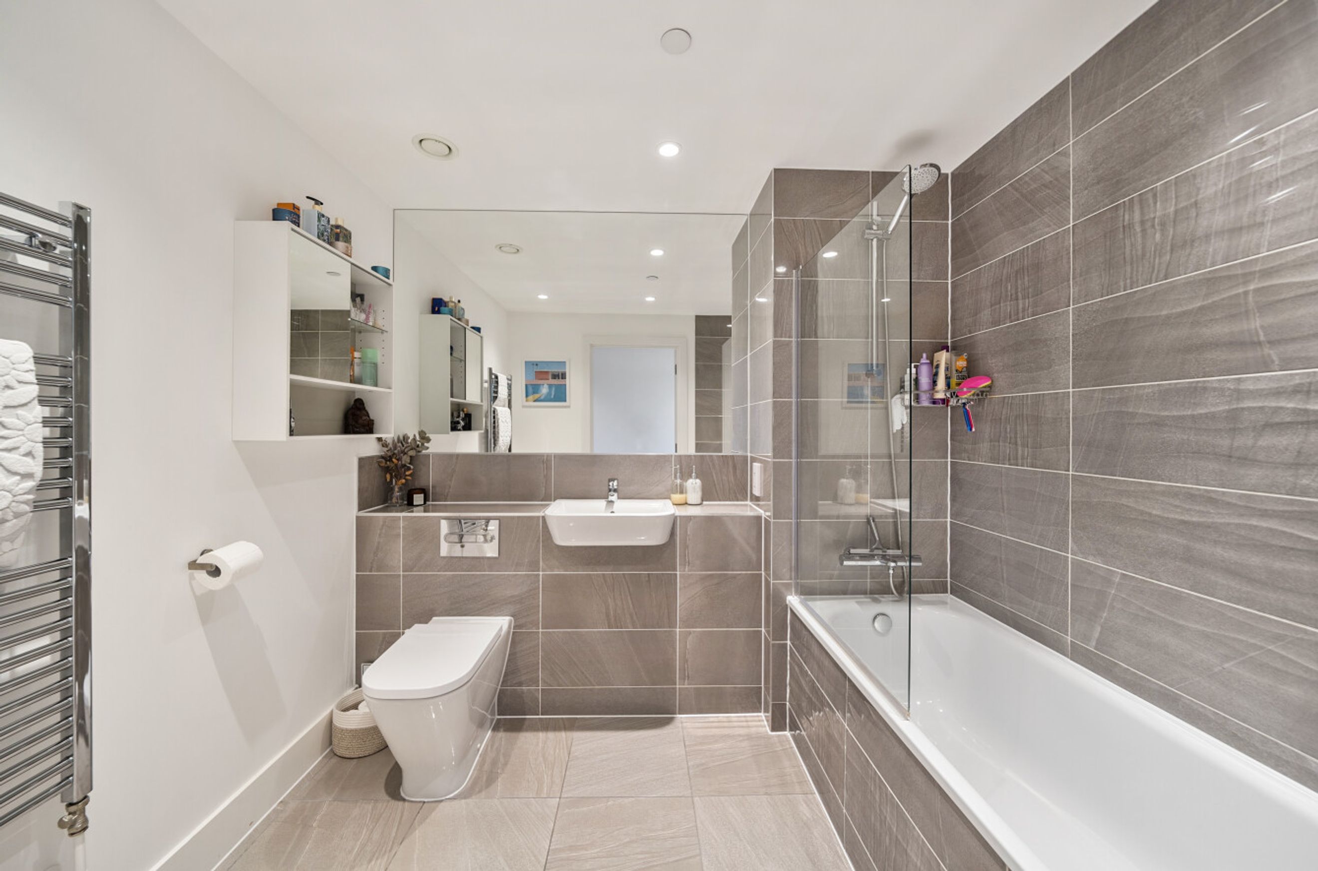 Property photo 16 of 23 for Callier House, Burnt Oak Broadway