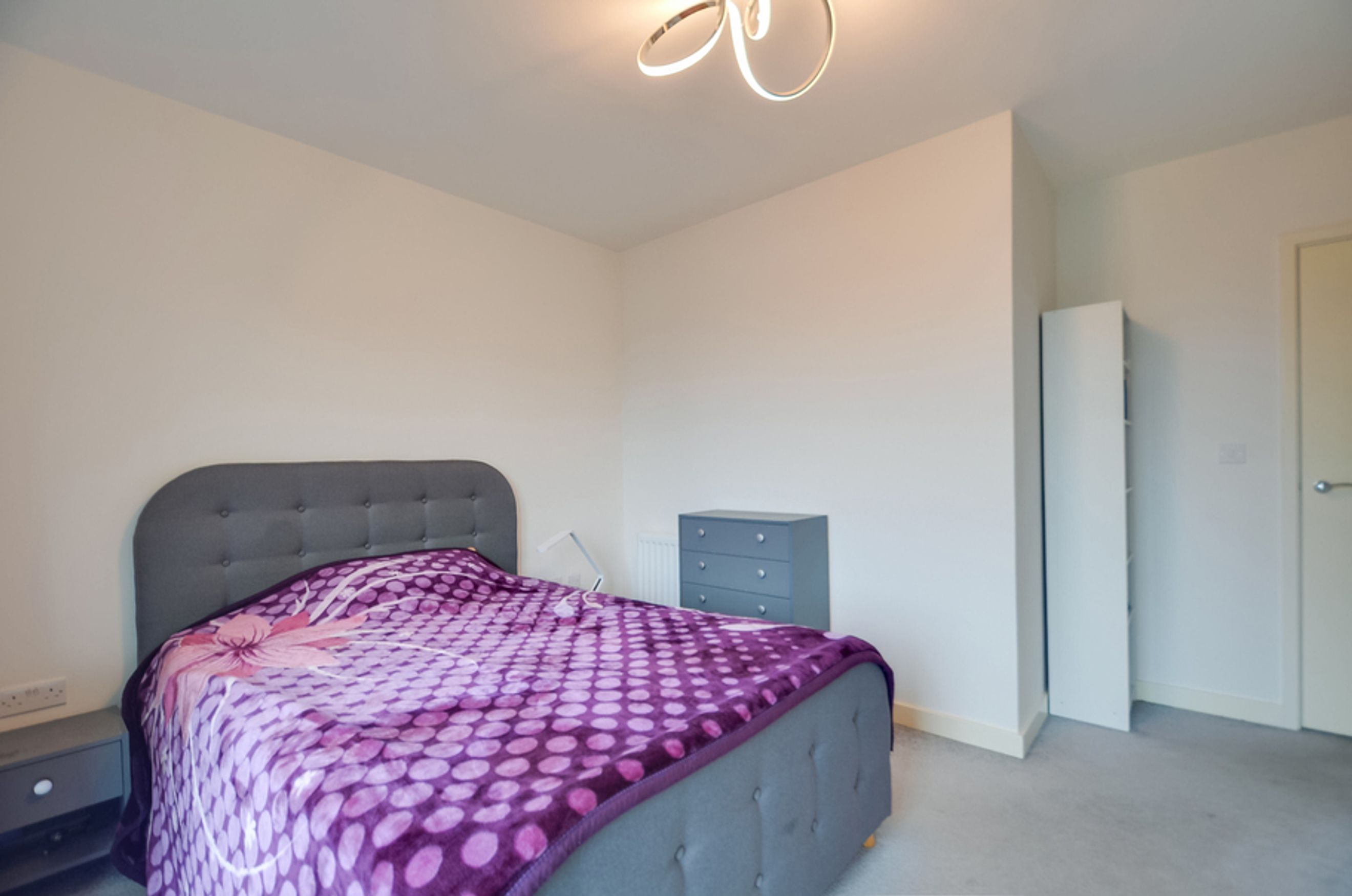 Property photo 9 of 19 for Westmoreland Road, Queensbury